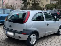 Używany Opel Corsa 65 KM (47 kW) 2003 Srebrny Hatchback