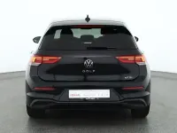 Second-hand VW Golf VIII Life 131 CP (96 kW) 2022 Negru Berlinǎ