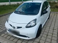 Gebraucht Toyota Aygo 68 PS (50 kW) 2009 Weiß Kleinwagen