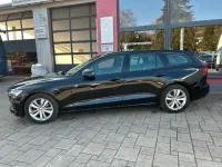 Gebraucht Volvo V60 Momentum 190 PS (139 kW) 2019 Schwarz Kombi