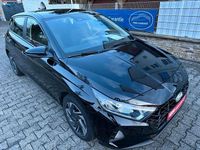Gebraucht Hyundai i20 Select 101 PS (74 kW) 2021 Schwarz Kleinwagen
