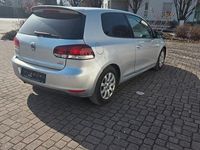 Gebraucht VW Golf VI Highline 105 PS (77 kW) 2009 Silber Kleinwagen