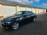 Gebraucht BMW 320 177 PS (130 kW) 2008 Schwarz Coupé