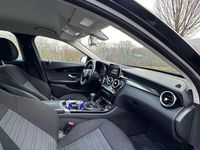 Gebraucht Mercedes C180 116 PS (85 kW) 2016 Schwarz Limousine