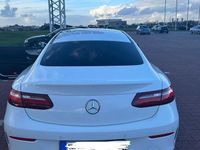 Gebraucht Mercedes E200 AMG 184 PS (135 kW) 2018 Weiß Coupé