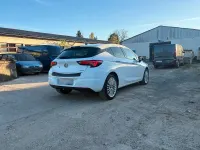 Gebraucht Opel Astra Dynamic 125 PS (91 kW) 2016 Weiß Limousine