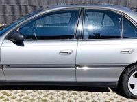 Gebraucht Opel Omega 131 PS (96 kW) 1995 Silber Limousine