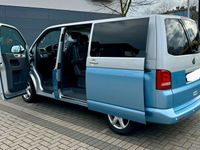 gebraucht VW Multivan T5 121k km: Komfort, Stil & Abenteuerbereit!