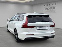 Gebraucht Volvo V60 Plus 197 PS (144 kW) 2024 Crystal white pearl / metallic Kombi