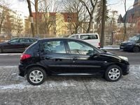 Gebraucht Peugeot 206+ 74 PS (54 kW) 2011 Schwarz Kleinwagen