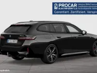 Gebraucht BMW 550e Sport Line 489 PS (359 kW) 2025 Schwarz Kombi