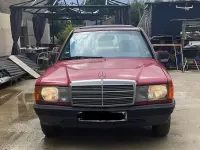 Gebraucht Mercedes 190 90 PS (66 kW) 1984 Rot Limousine