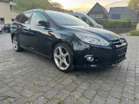 Usado Ford Focus 150 HP (110 kW) 2012 Preto Carrinha
