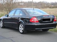 Gebraucht Mercedes E240 Avantgarde 177 PS (130 kW) 2005 Schwarz Limousine