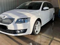 Gebraucht Skoda Octavia 140 PS (102 kW) 2014 Weiß Kleinwagen