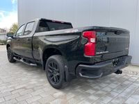Gebraucht Chevrolet Silverado 314 PS (230 kW) 2022 Schwarz SUV