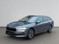 Neu Skoda Superb Selection 204 PS (150 kW) 2025 Grau Kombi