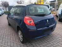 Gebraucht Renault Clio II 65 PS (47 kW) 2006 Blau Kleinwagen