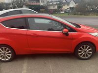 Gebraucht Ford Fiesta Titanium 140 PS (102 kW) 2017 Rot Limousine