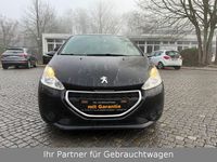 Gebraucht Peugeot 208 Access 68 PS (50 kW) 2012 Schwarz Kleinwagen