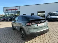 Neu Citroën C4 145 PS (106 kW) 2026 Manhattan grün SUV