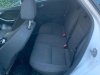 Gebraucht Ford Focus 101 PS (74 kW) 2014 Weiß Kombi