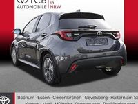 Neu Toyota Yaris Hybrid 116 PS (85 kW) 2025 Grau Limousine