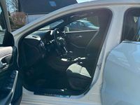 Gebraucht Mercedes A180 122 PS (89 kW) 2014 Weiß Kleinwagen
