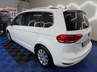 Gebraucht VW Touran Active 150 PS (110 kW) 2021 Weiß Van / Kleinbus