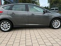 Gebraucht Ford Focus 149 PS (109 kW) 2016 Grau Limousine