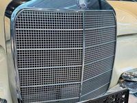 Gebraucht Mercedes 220 120 PS (88 kW) 1963 Beige Coupé