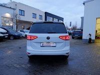 Gebraucht VW Touran S 150 PS (110 kW) 2024 Weiß Van / Kleinbus