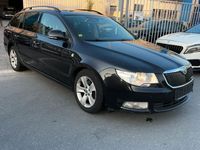 Gebraucht Skoda Superb GreenLine 105 PS (77 kW) 2011 Schwarz Kombi
