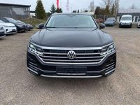 Gebraucht VW Touareg Elegance 286 PS (210 kW) 2018 Deep black perleffekt SUV