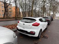 Gebraucht Kia Ceed 128 PS (94 kW) 2014 Weiß Kleinwagen
