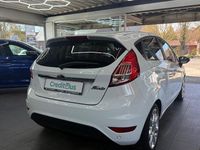 Gebraucht Ford Fiesta Titanium 95 PS (69 kW) 2016 Weiß Limousine