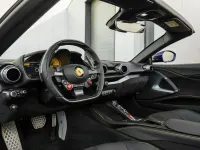 Gebraucht Ferrari 812 799 PS (587 kW) 2024 Blau Cabrio