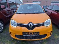 Gebraucht Renault Twingo Equilibre 65 PS (47 kW) 2024 Mangogelb Kleinwagen