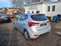 Gebraucht Hyundai ix20 Style 125 PS (91 kW) 2011 Silber Kleinwagen