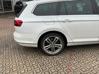 Gebraucht VW Passat Highline 280 PS (205 kW) 2018 Weiß Kombi