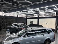 Gebraucht Ford Focus Ghia 114 PS (83 kW) 2003 Silber Kombi