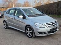 Gebraucht Mercedes B180 109 PS (80 kW) 2010 Silber Van / Kleinbus