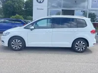 Gebraucht VW Touran Active 150 PS (110 kW) 2023 Pure white Van / Kleinbus