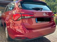Gebraucht Fiat Tipo 95 PS (69 kW) 2017 Rot Kombi