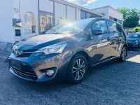 Gebraucht Toyota Verso Life 124 PS (91 kW) 2013 Grau Van / Kleinbus