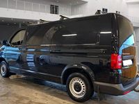 Gebraucht VW T6 150 PS (110 kW) 2018 Deep black perleffekt Van