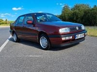 Gebraucht VW Vento 90 PS (66 kW) 1993 Rot Limousine