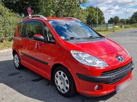Gebraucht Peugeot 1007 73 PS (53 kW) 2005 Rot Van / Kleinbus