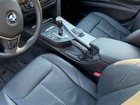 Gebraucht BMW 320 184 PS (135 kW) 2015 Grau Kombi