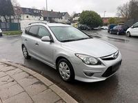Gebraucht Hyundai i30 109 PS (80 kW) 2010 Silber Kombi